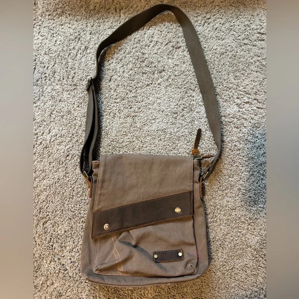Augur Canvas Shoulder Bag | Very Good Condition